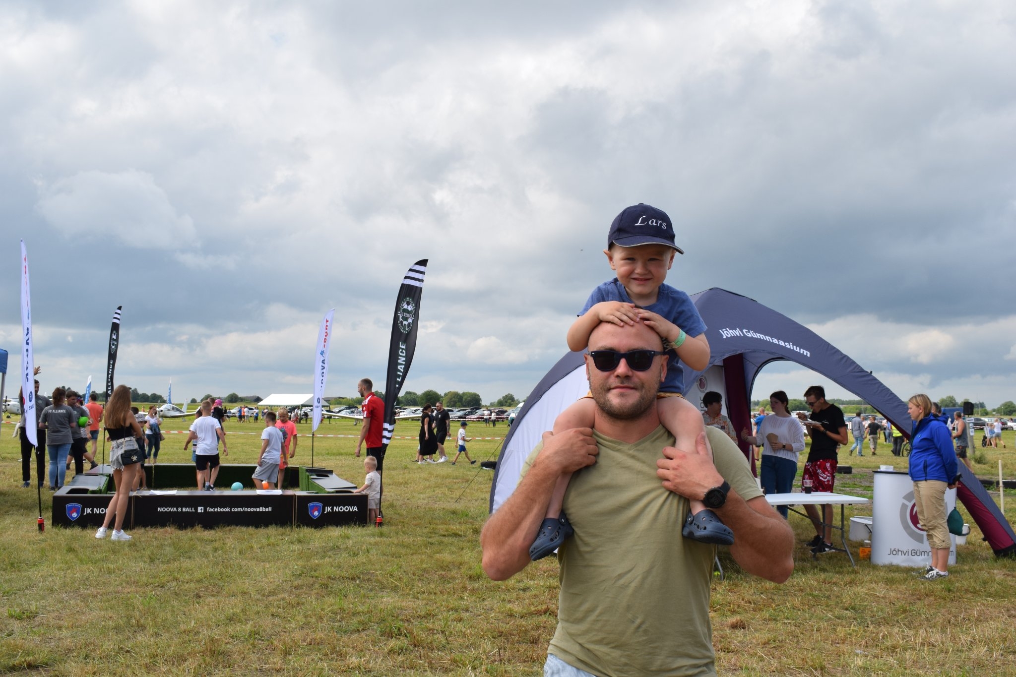 295437657_403912835053690_7159850826352836570_n